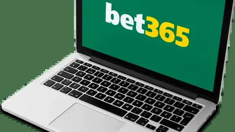 辽宁铁人凝心聚力，勇攀新高峰，携手迈向新征途。